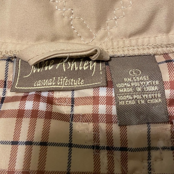 Large Jane Ashley Lightweight Quilted Puffer Jacket. Tab - Picture 5 of 12